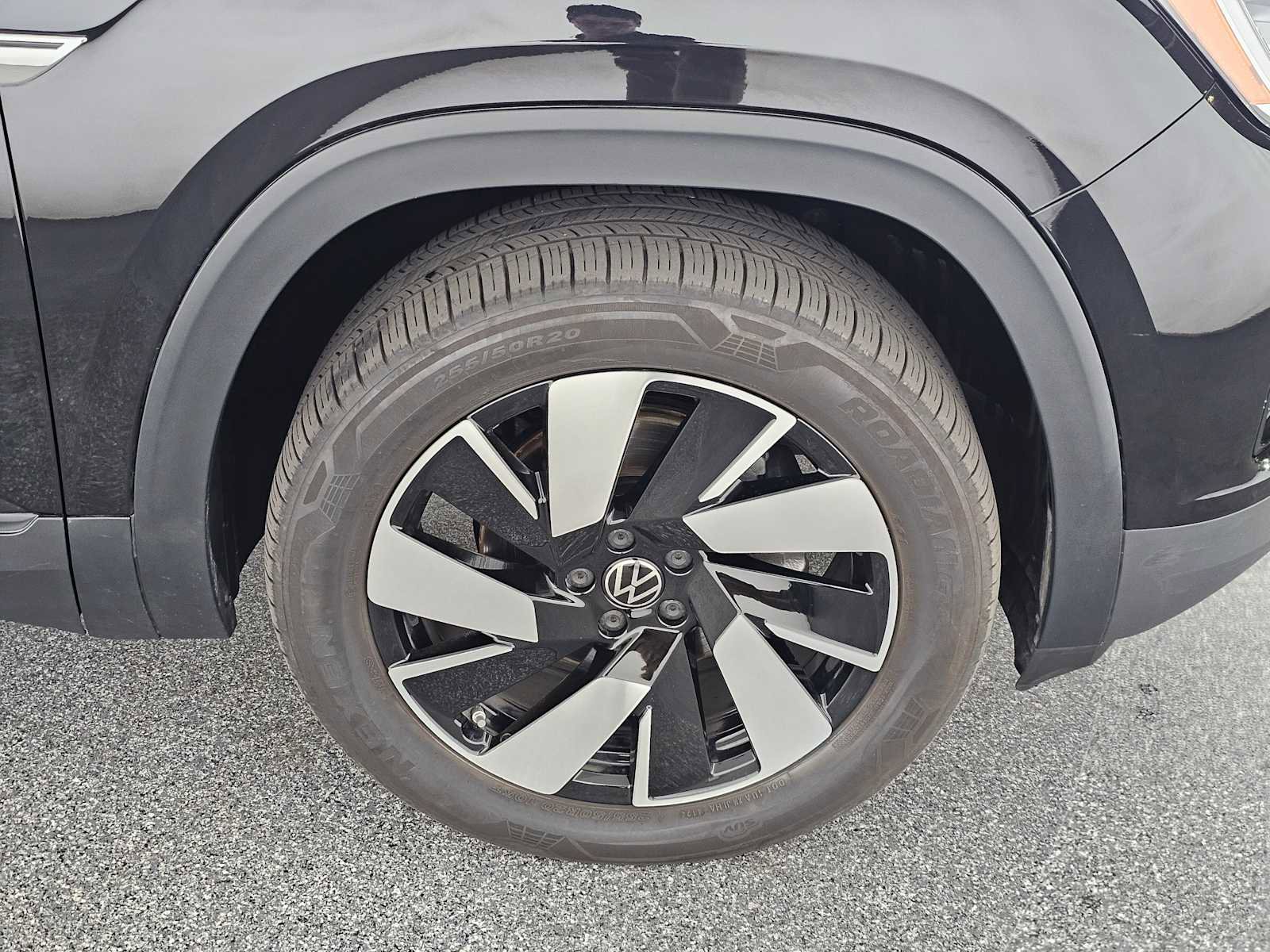 Used 2025 Volkswagen Atlas Cross Sport SE image 9