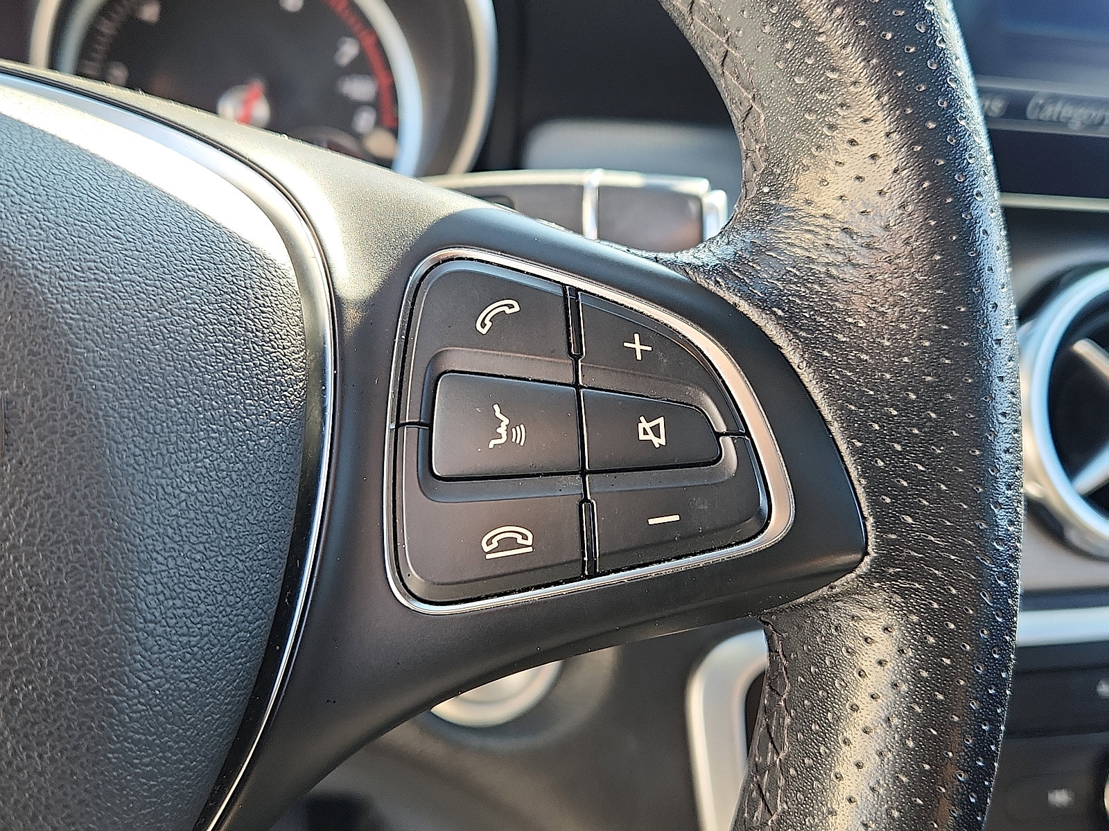 Used 2019 Mercedes-Benz GLA 250 4MATIC image 22