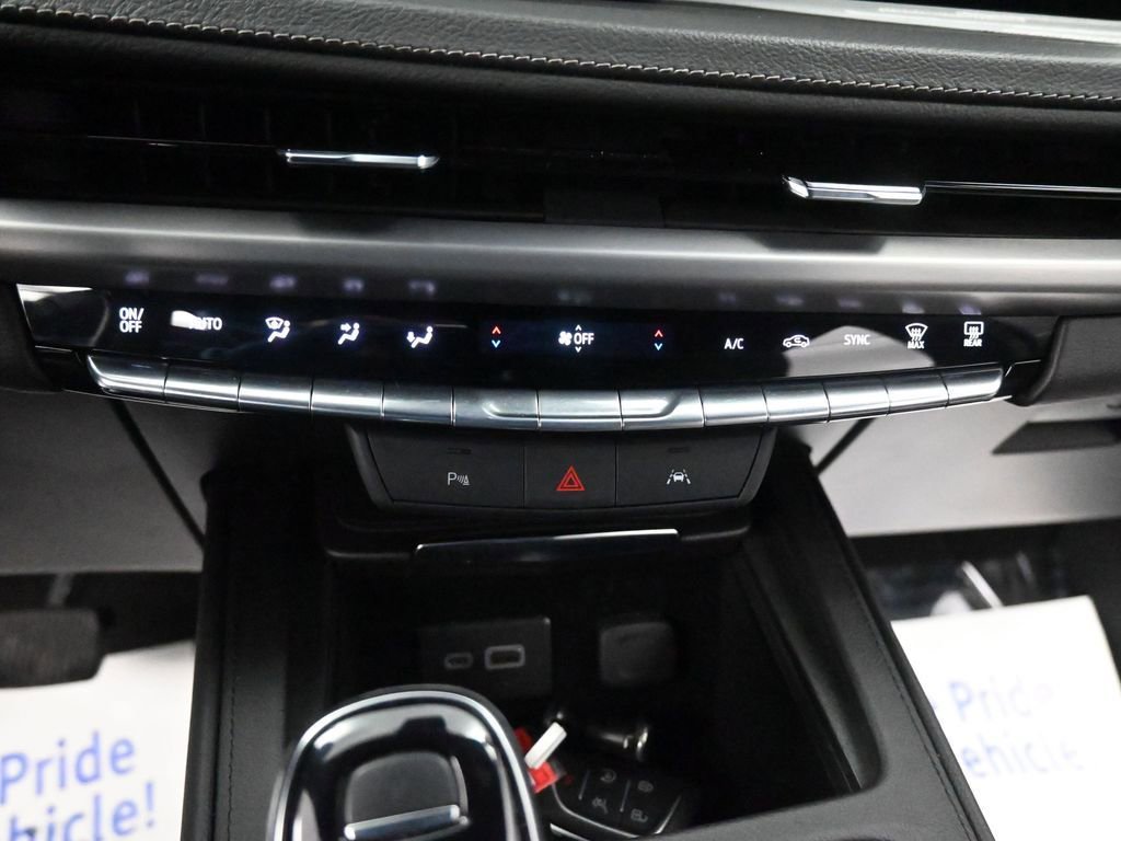 Used 2025 Cadillac XT4 Premium Luxury image 37