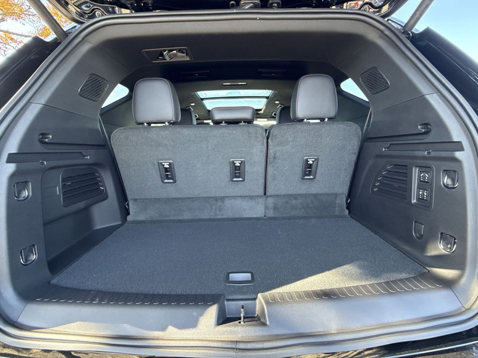 New 2026 Chevrolet Traverse RS image 27