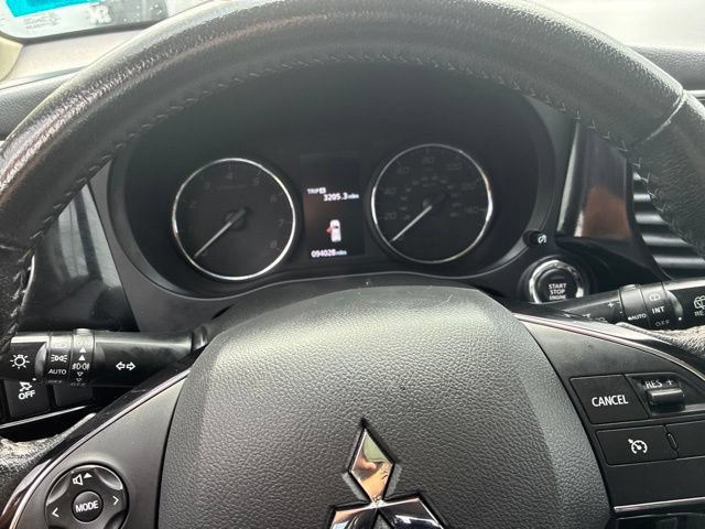 Used 2019 Mitsubishi Outlander ES AWD/4WD image 5
