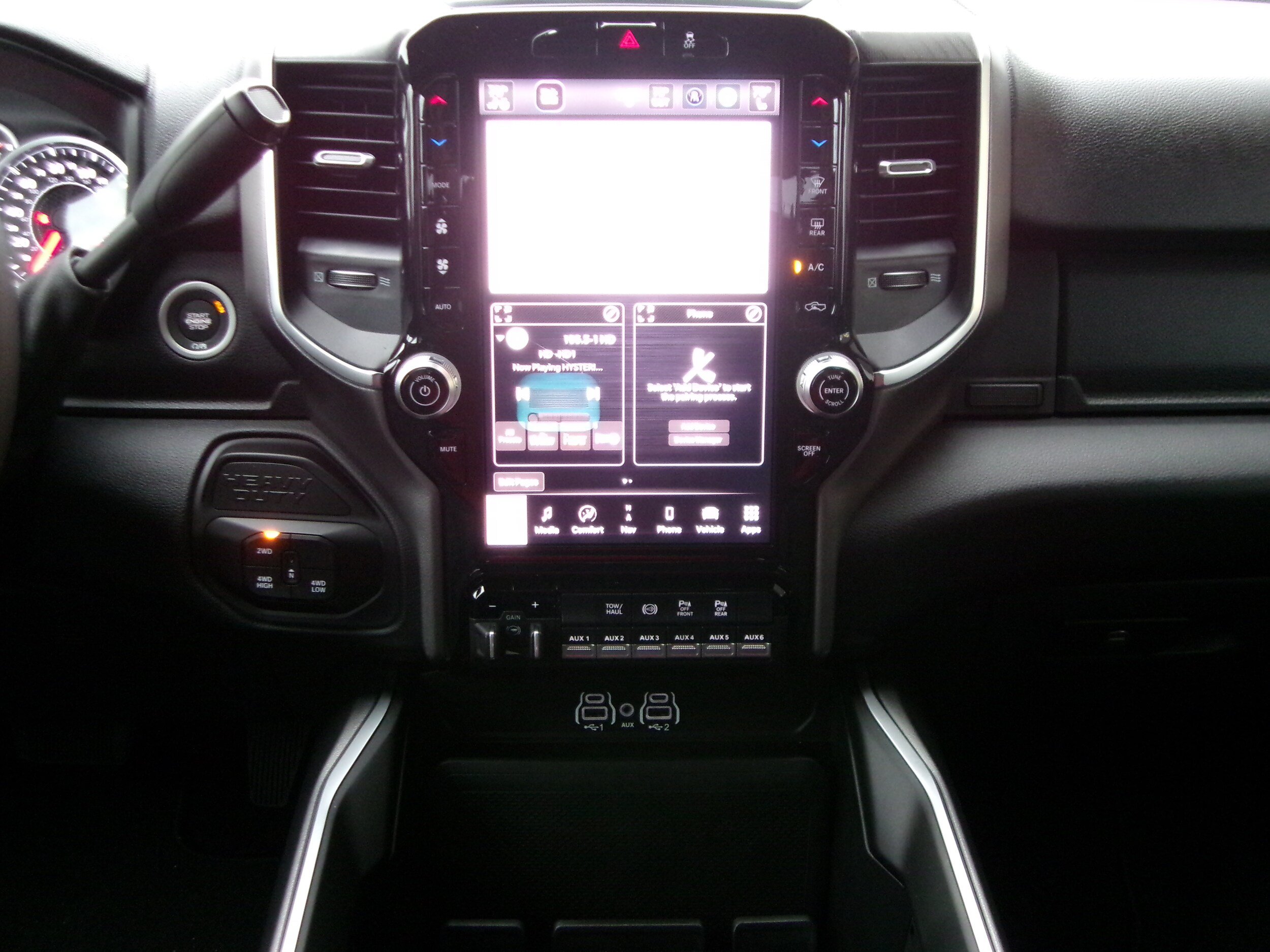 New 2026 RAM 2500 Big Horn AWD/4WD image 17