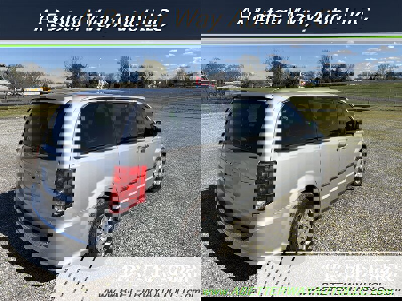 Used 2012 Dodge Grand Caravan American Value Package image 3