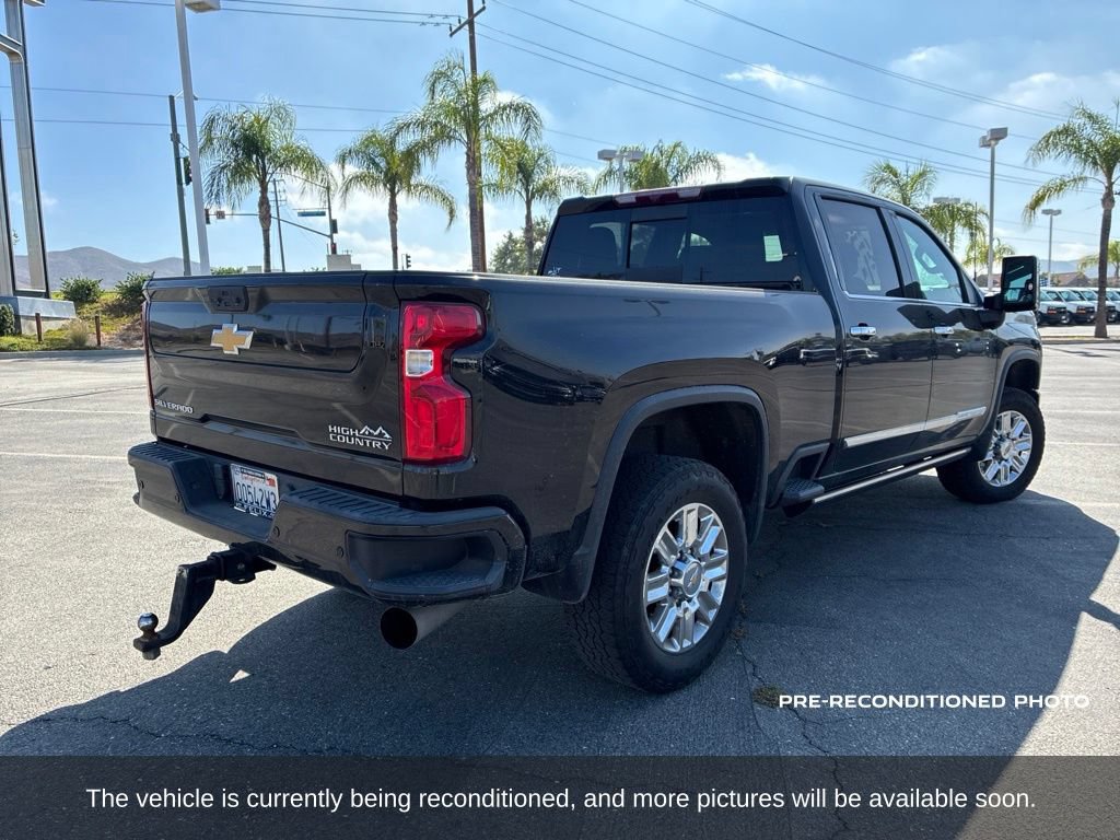 Used 2024 Chevrolet Silverado 2500 High Country w/ LPO, Dark Essentials Package AWD/4WD image 6