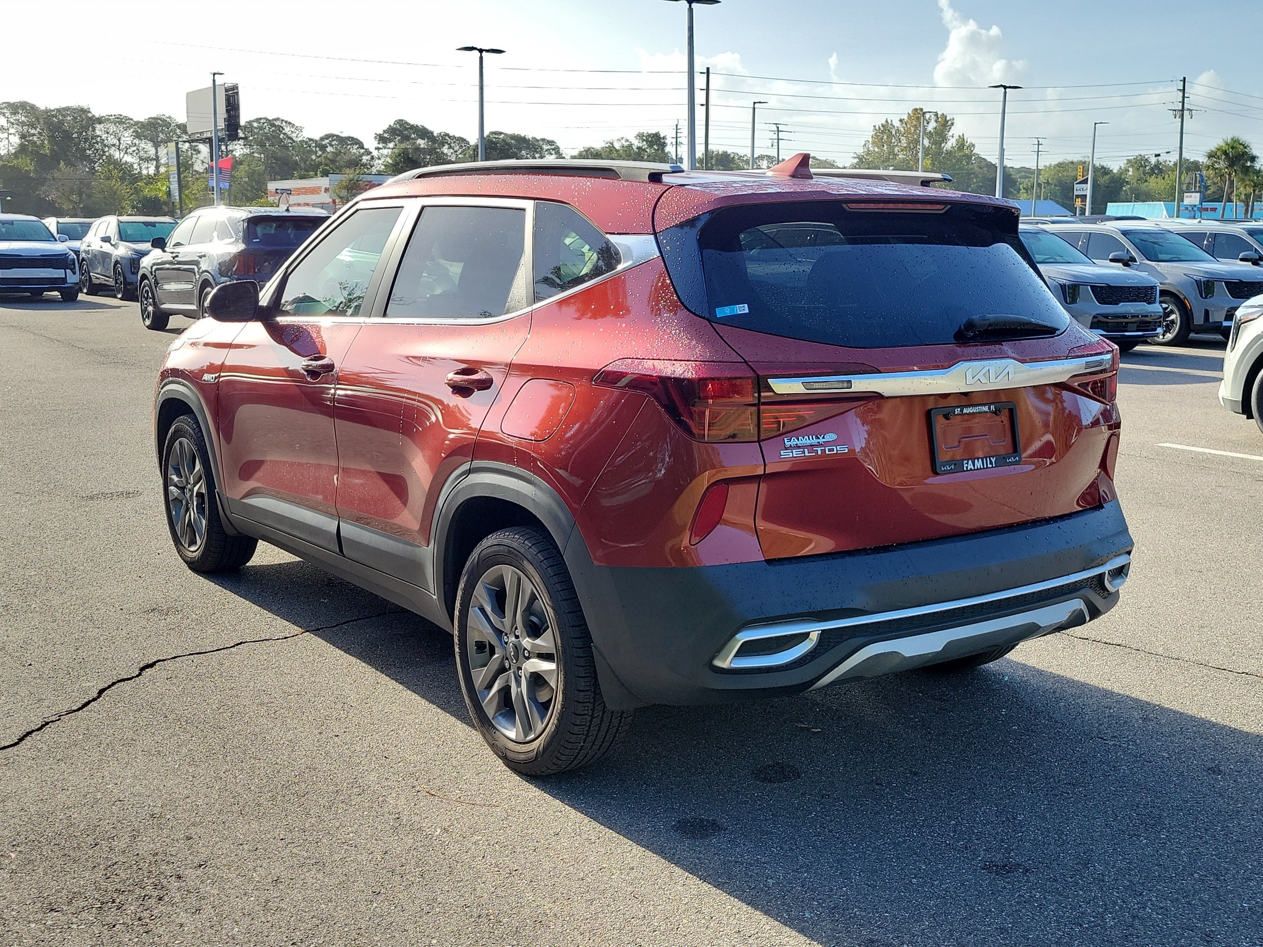 Used 2023 Kia Seltos S w/ Navigation Package AWD/4WD image 4