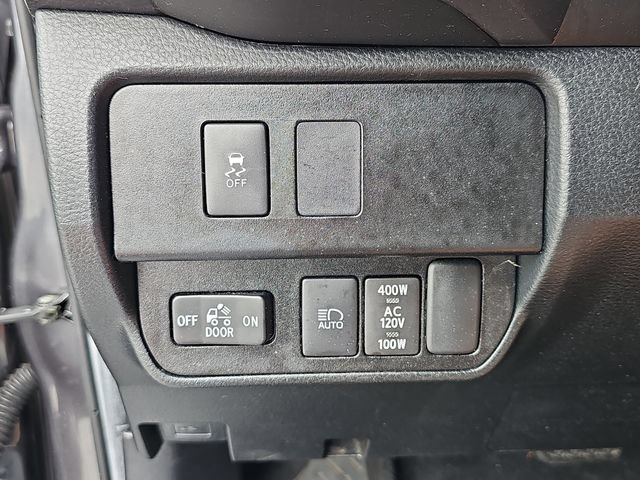 Used 2022 Toyota Tacoma TRD Sport w/ Technology Package RWD image 32