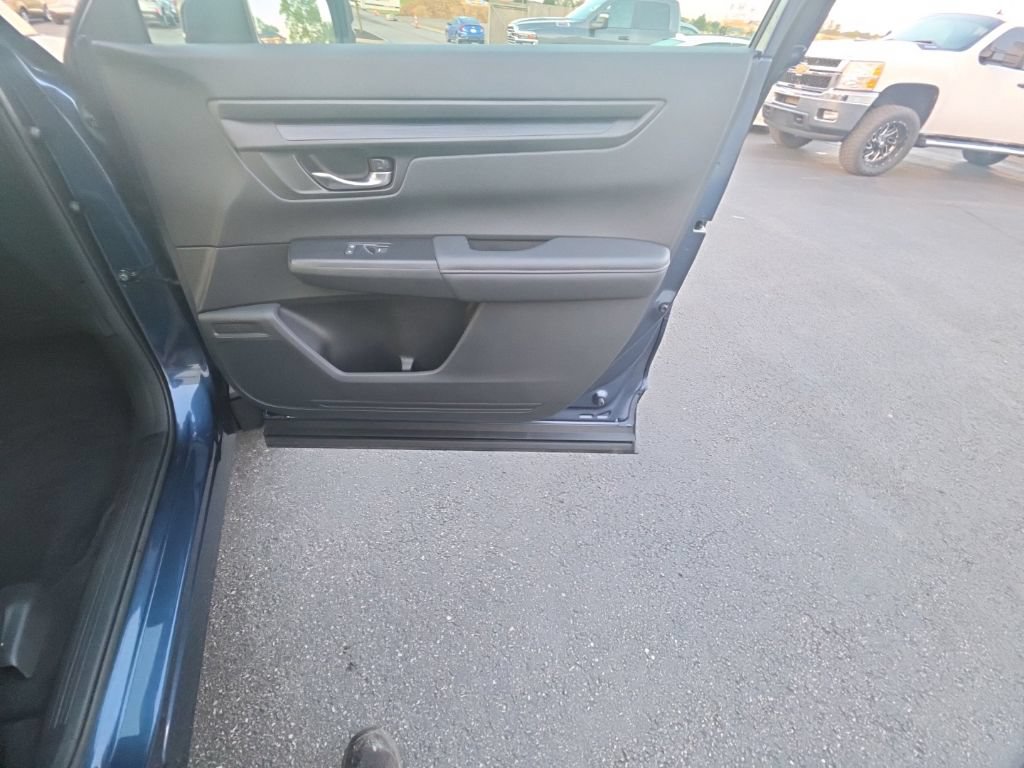 Certified 2025 Honda CR-V LX image 31