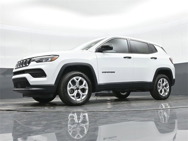 Used 2025 Jeep Compass Sport image 42