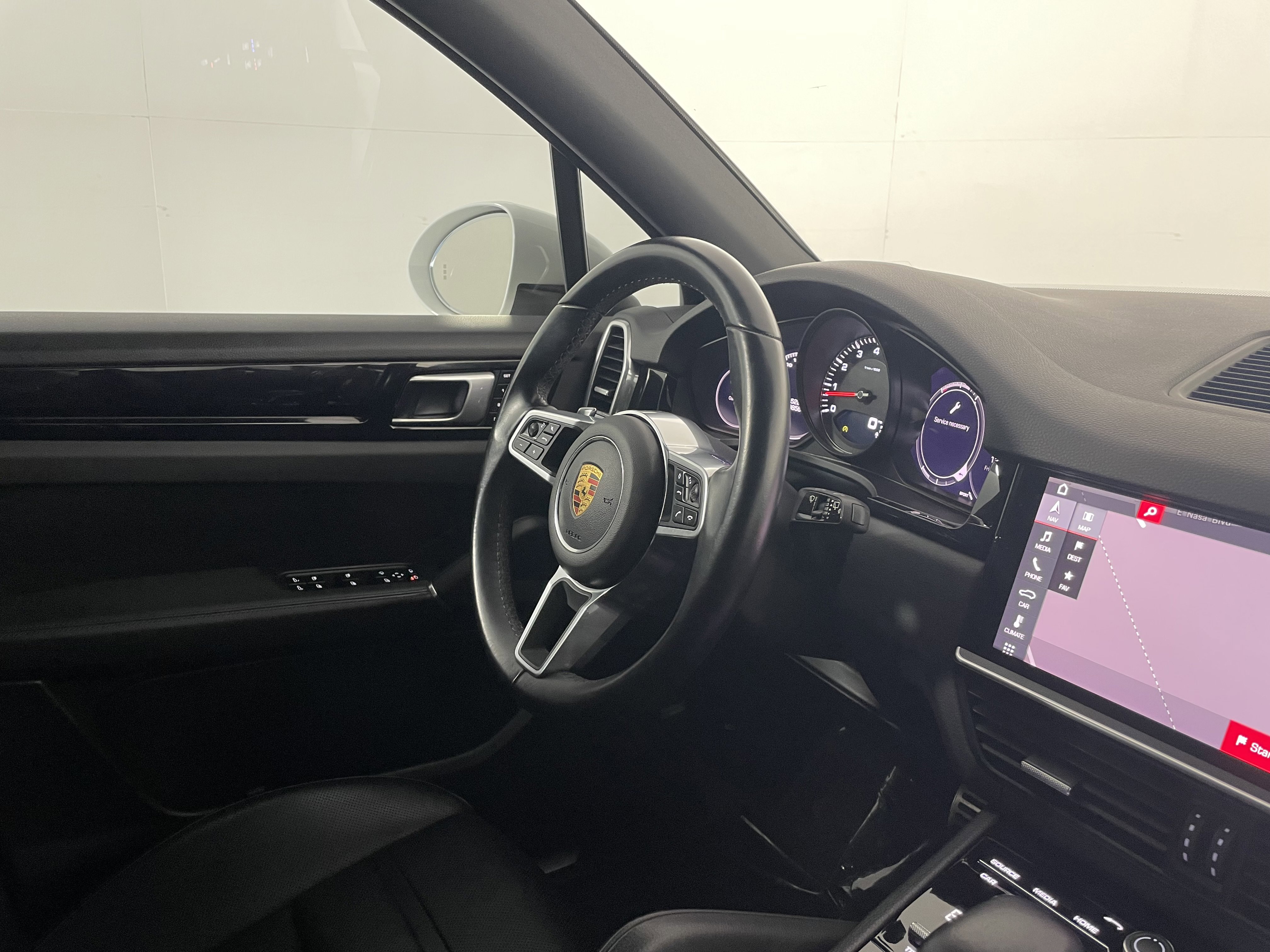 Used 2021 Porsche Cayenne S image 12