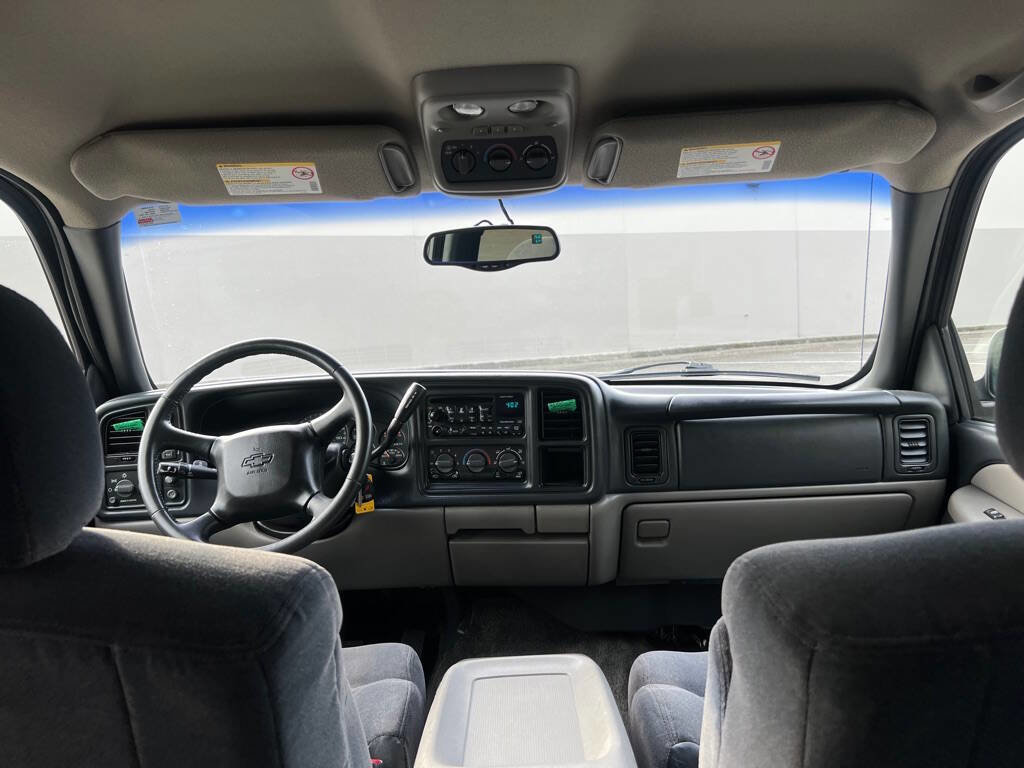 Used 2002 Chevrolet Tahoe LS w/ 3rd Row Seat Pkg image 11