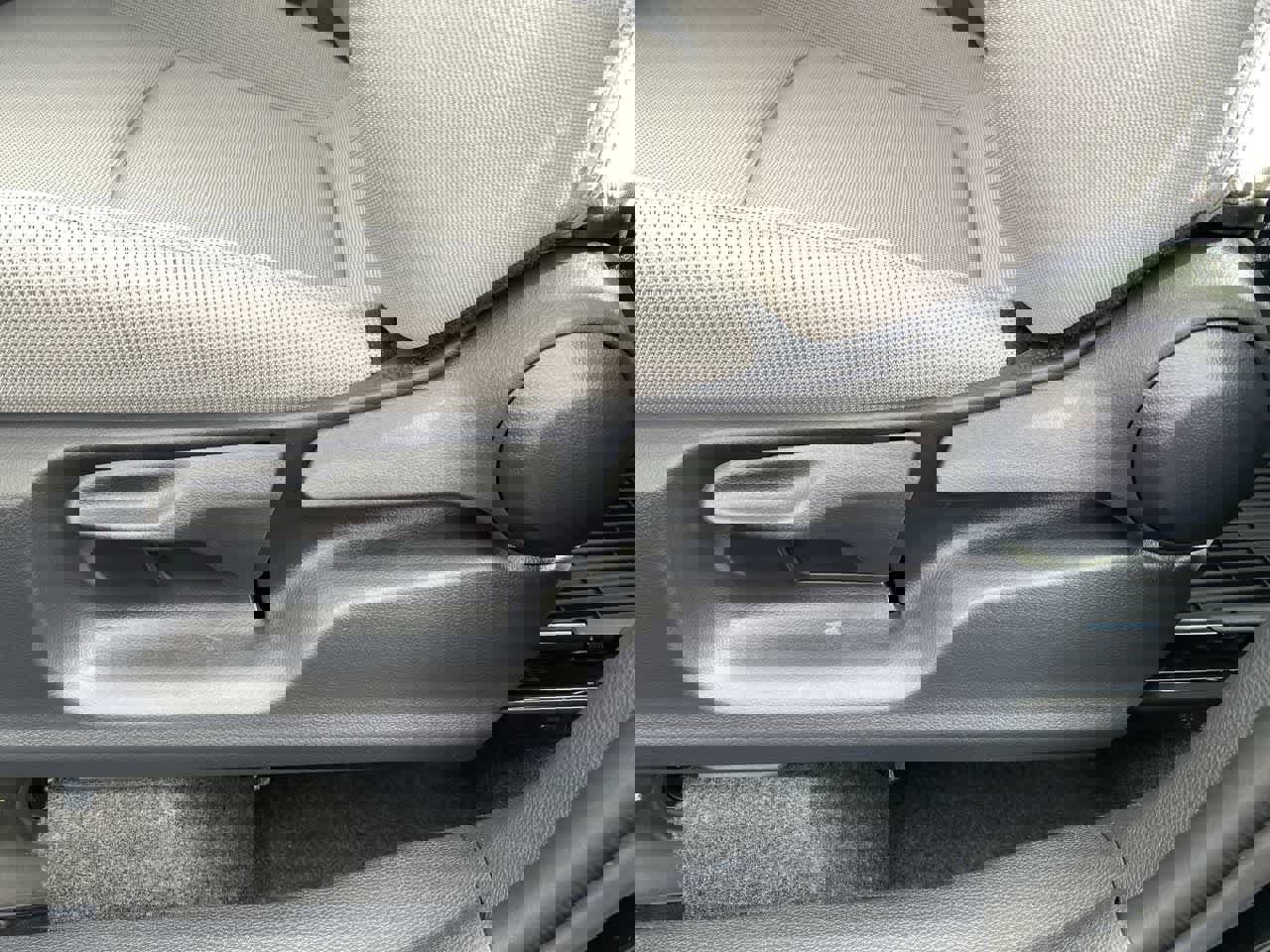 New 2026 Toyota Corolla Cross L image 11