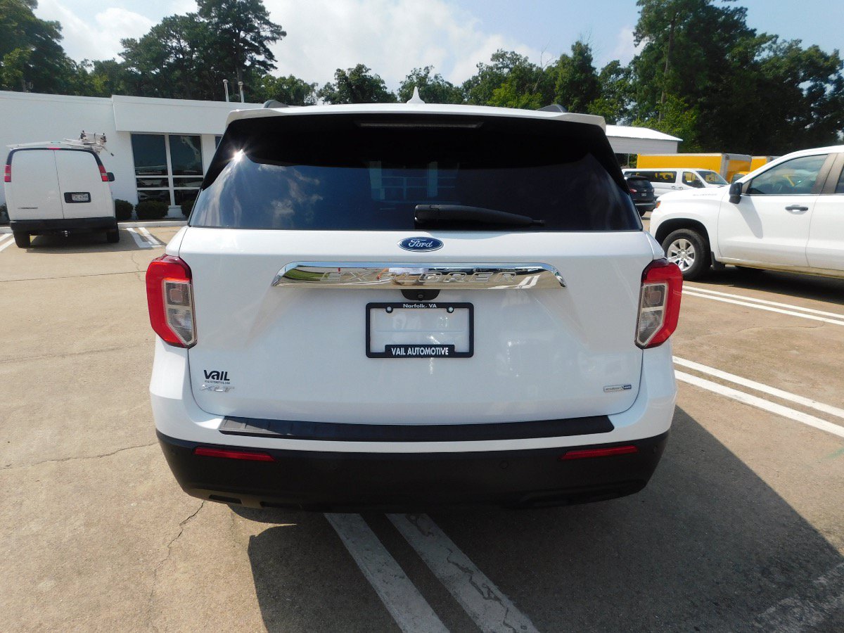 Used 2020 Ford Explorer XLT AWD/4WD image 3