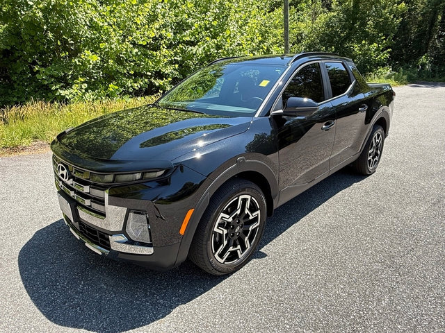 Used 2025 Hyundai Santa Cruz Limited AWD/4WD image 2