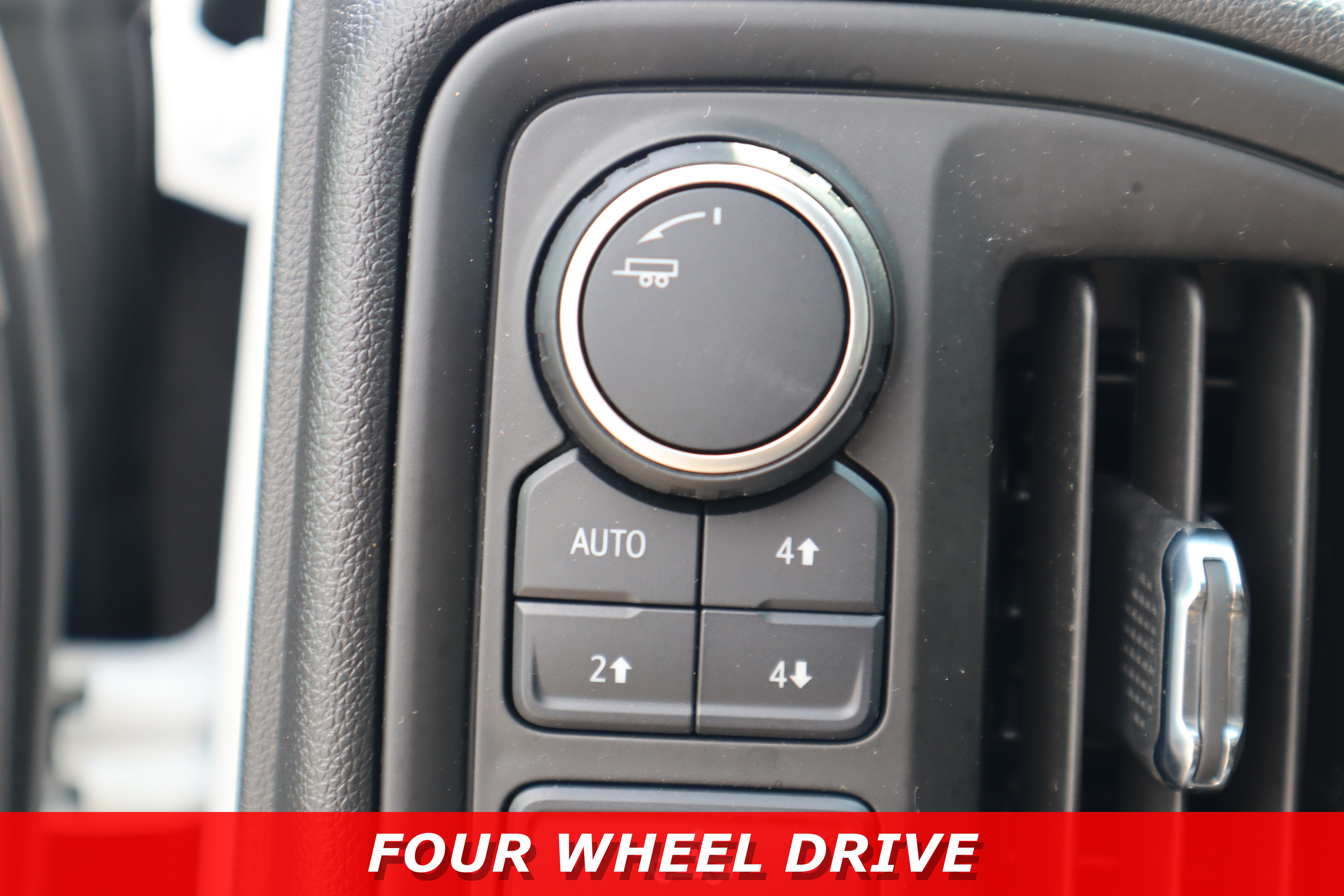 Used 2022 Chevrolet Silverado 1500 Custom Trail Boss AWD/4WD image 21