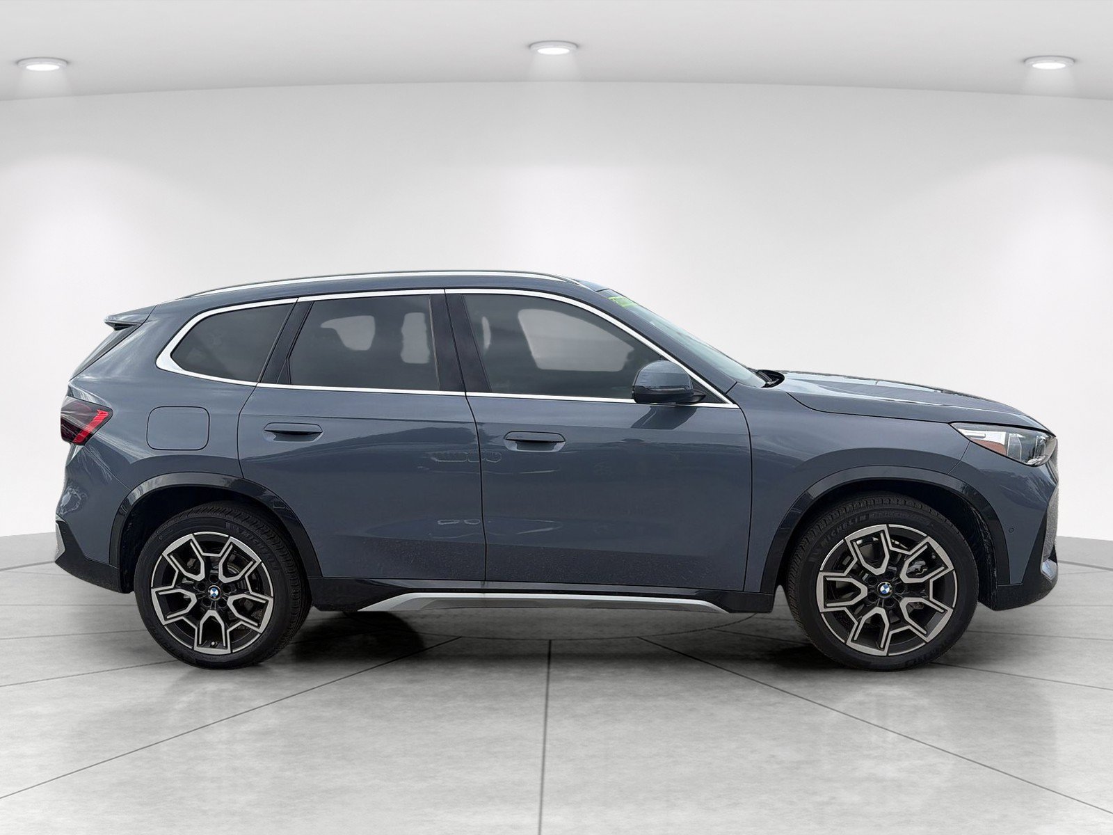 New 2026 BMW X1 xDrive28i w/ Convenience Package AWD/4WD image 4
