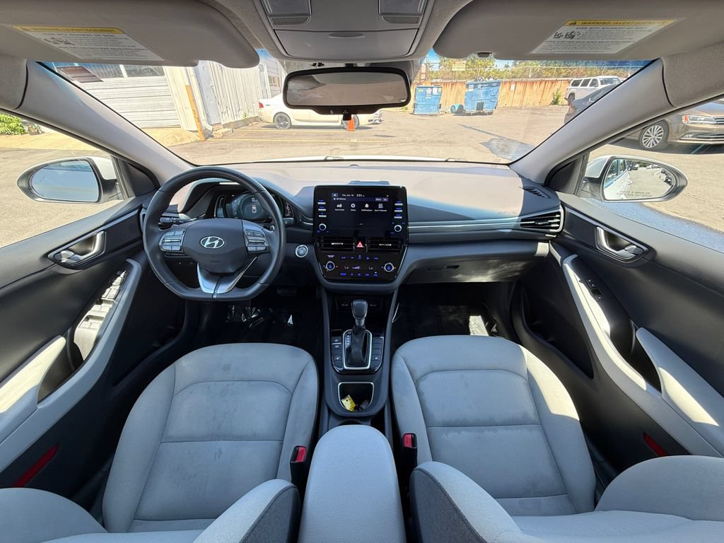 Used 2022 Hyundai Ioniq SE FWD image 21
