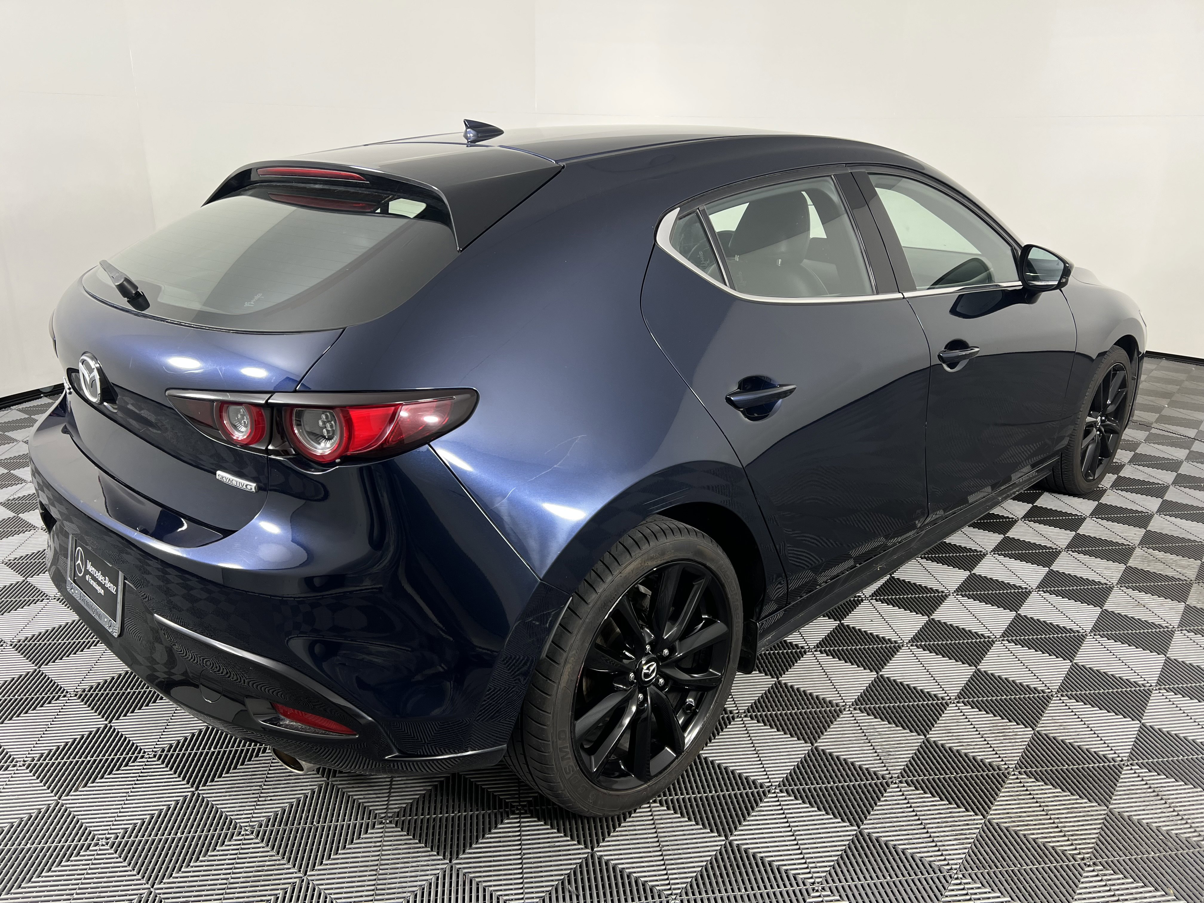 Used 2019 MAZDA MAZDA3 Hatchback w/ Premium Package image 13
