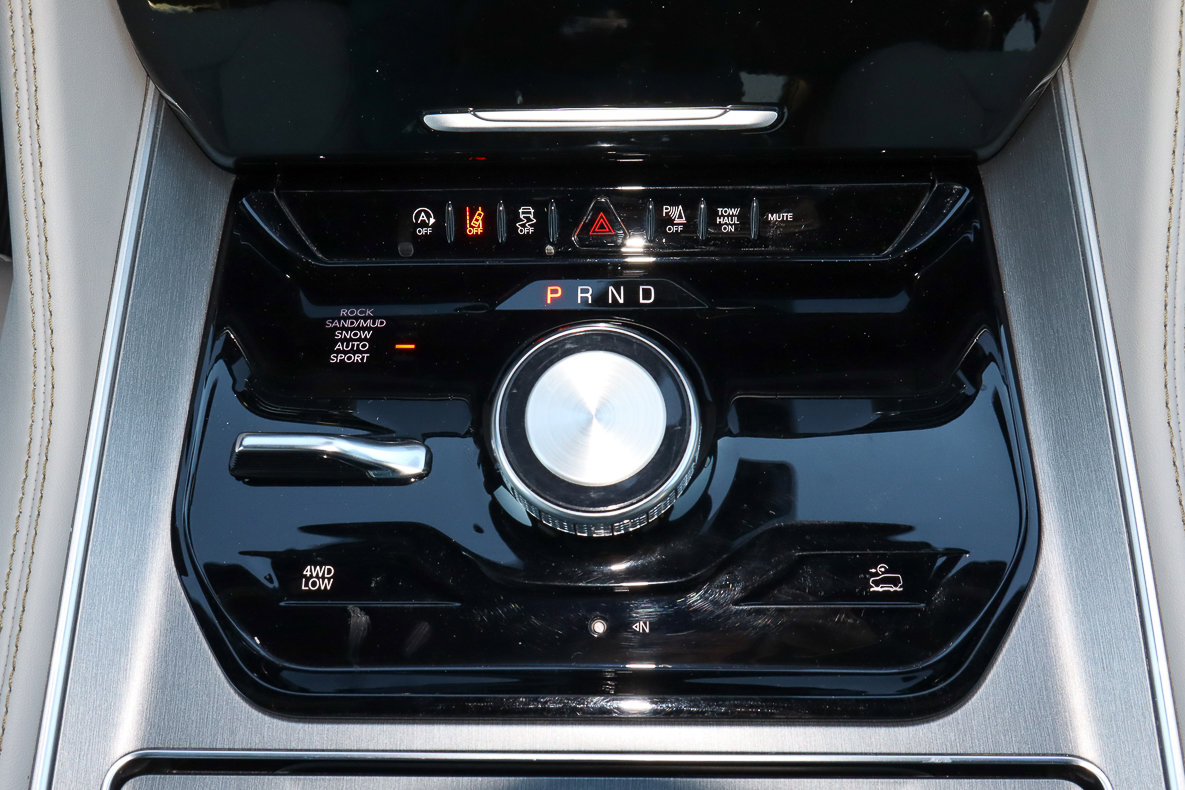 New 2025 Jeep Wagoneer w/ Premium Group I image 23