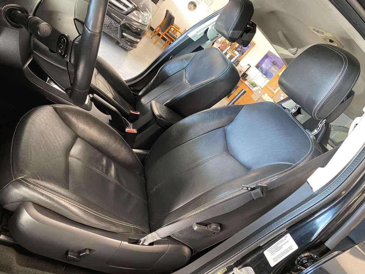 Used 2010 Dodge Avenger R/T w/ Premium Convenience Group FWD image 18