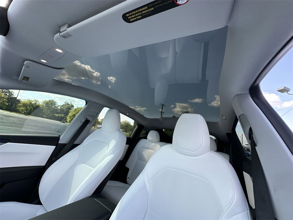 Used 2026 Tesla Model Y Long Range image 22