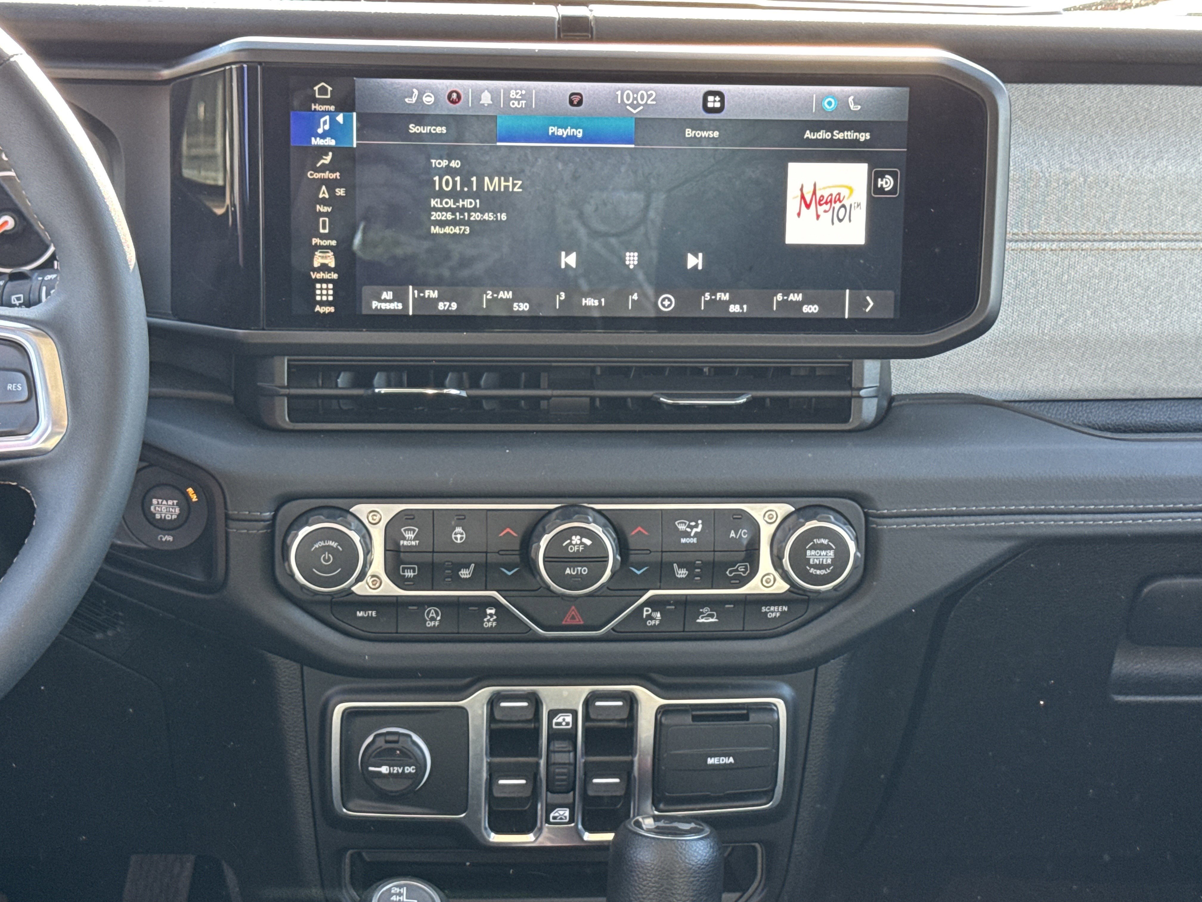 Used 2024 Jeep Wrangler Sahara w/ Technology Group image 48