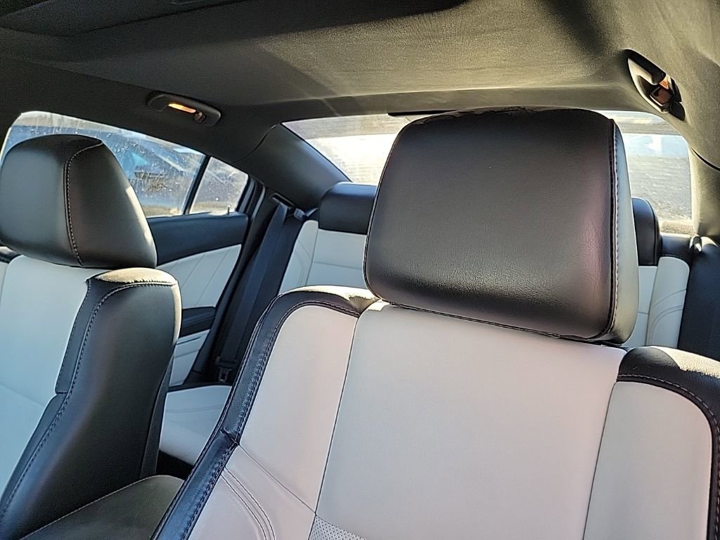 Used 2018 Dodge Charger GT image 10