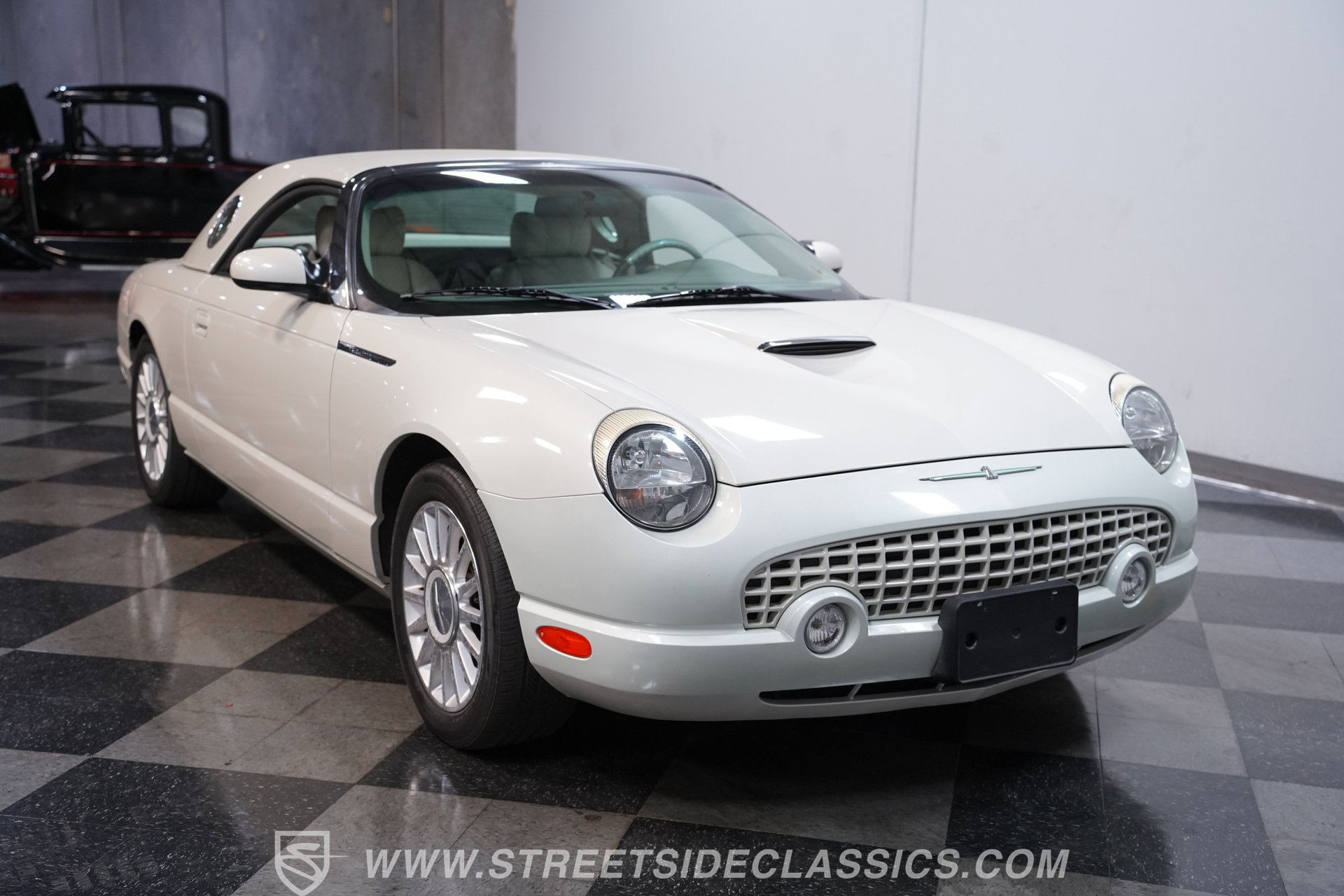 Used 2005 Ford Thunderbird 50th Anniversary RWD image 15