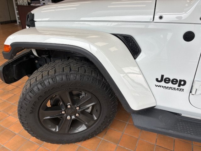 Used 2021 Jeep Wrangler Unlimited Sahara AWD/4WD image 35