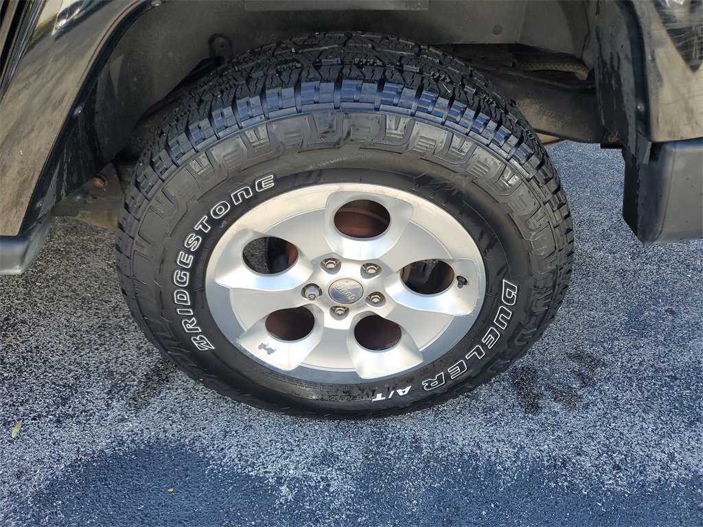 Used 2015 Jeep Wrangler Unlimited Sahara image 8