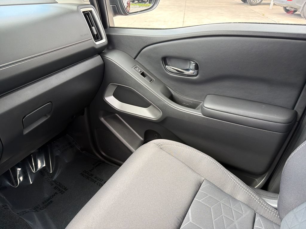 Certified 2025 Nissan Frontier SV RWD image 27