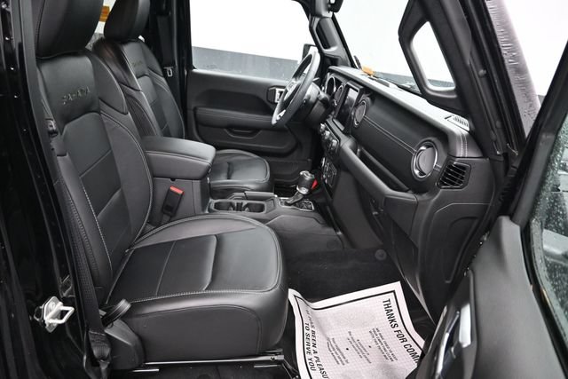 Used 2023 Jeep Wrangler Unlimited Sahara w/ Cold Weather Group AWD/4WD image 9