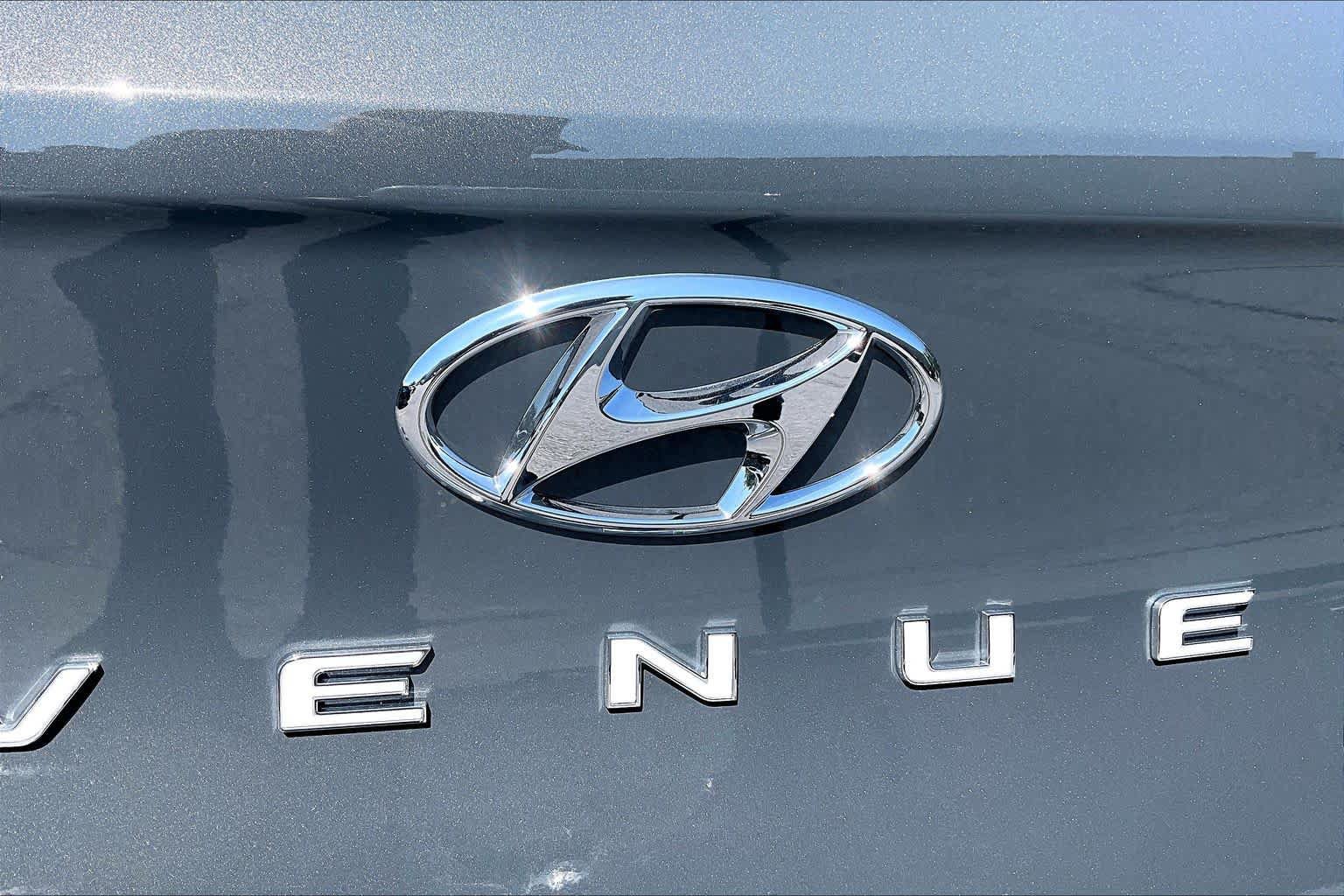 New 2026 Hyundai Venue SEL FWD image 8