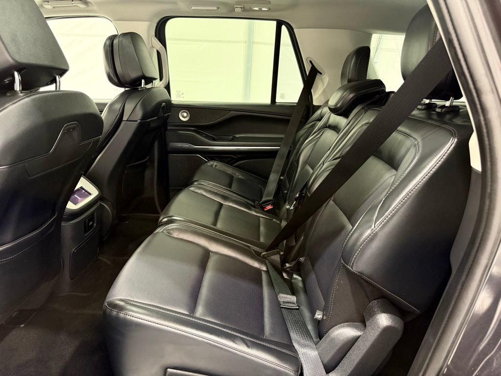 Used 2025 Lincoln Navigator L Reserve AWD/4WD image 24