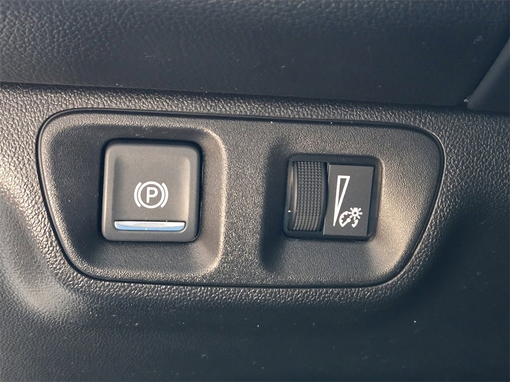 Used 2023 GMC Acadia SLT image 25