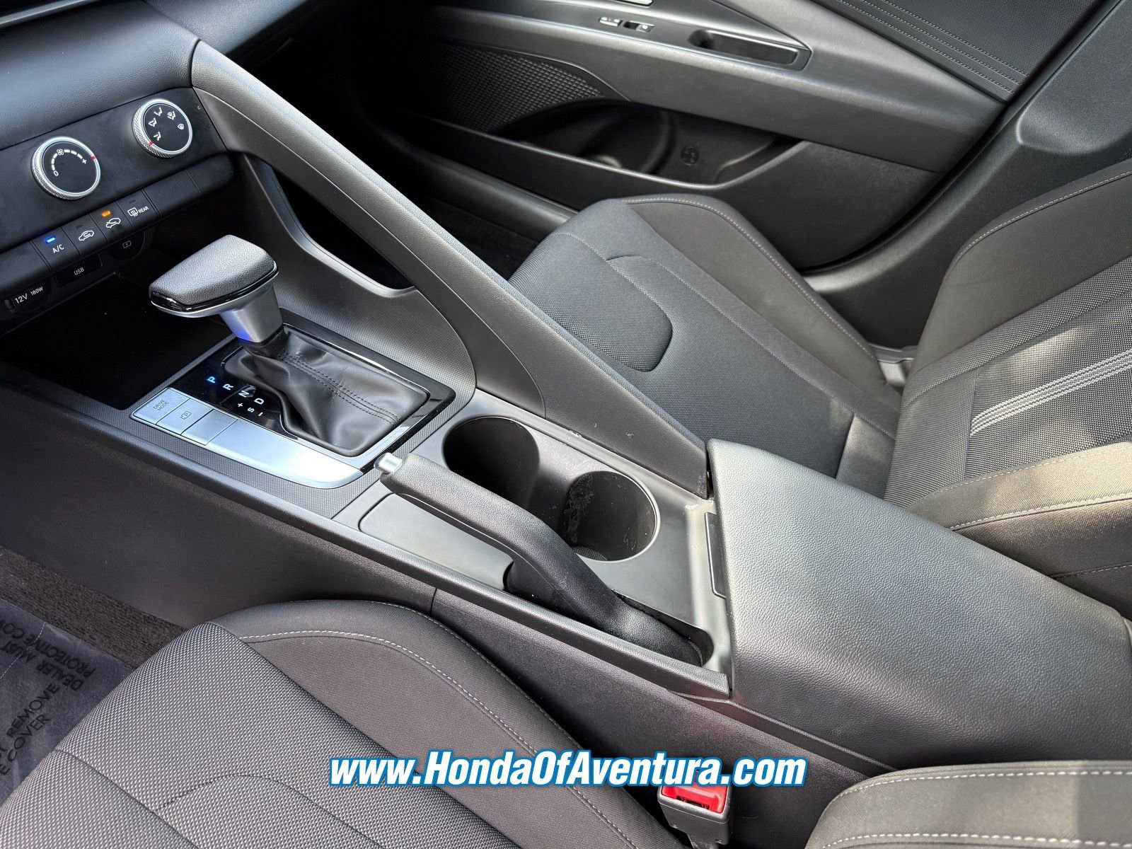 Used 2024 Hyundai Elantra SE FWD image 25
