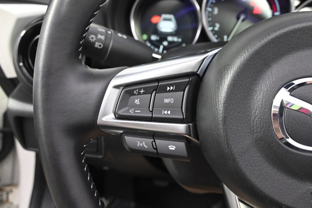 Used 2024 MAZDA MX-5 Miata RF Club RWD image 40