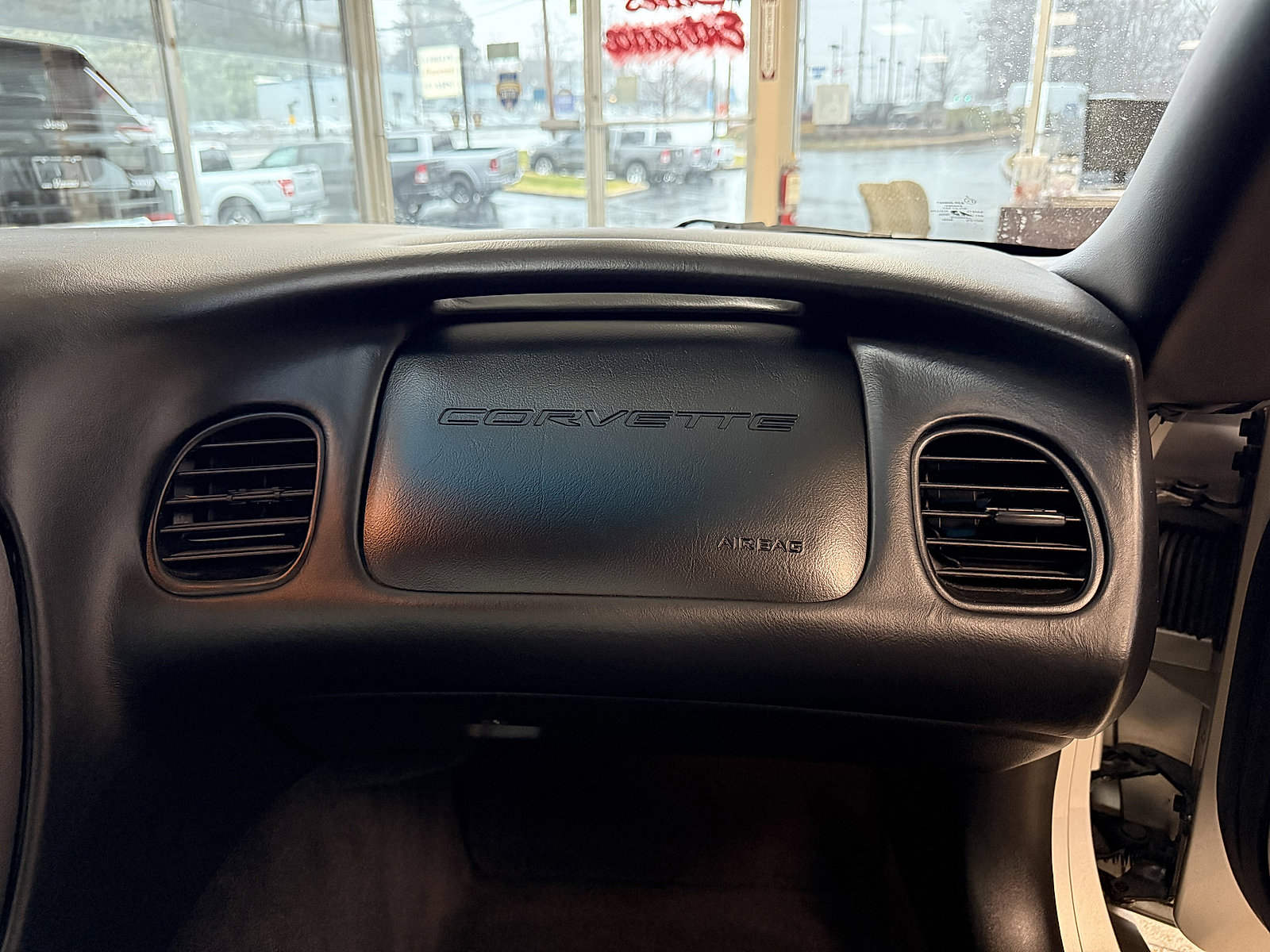 Used 2004 Chevrolet Corvette Coupe image 23