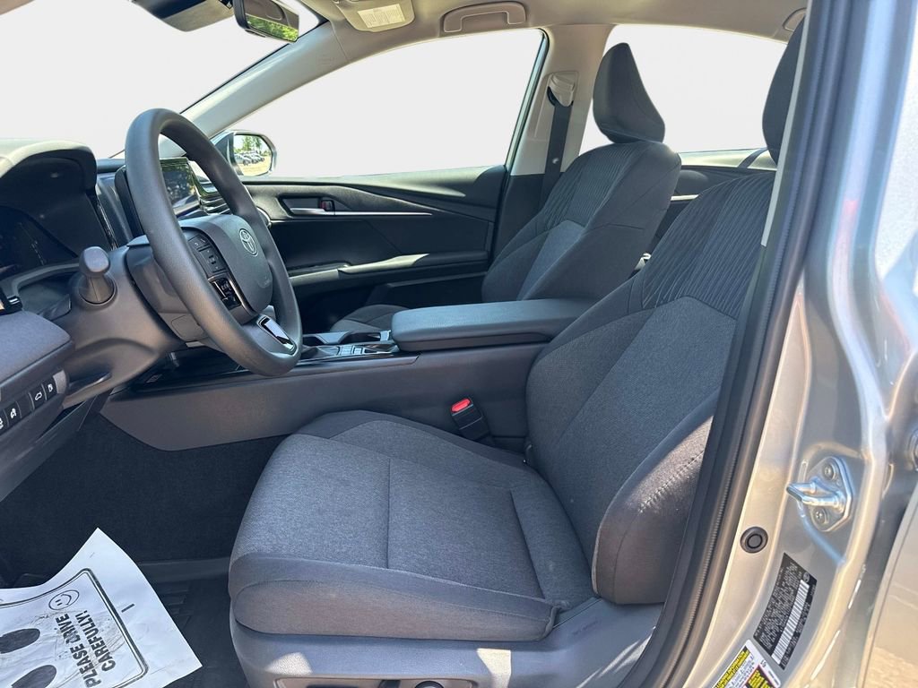 Used 2026 Toyota Camry LE w/ Convenience Package image 20