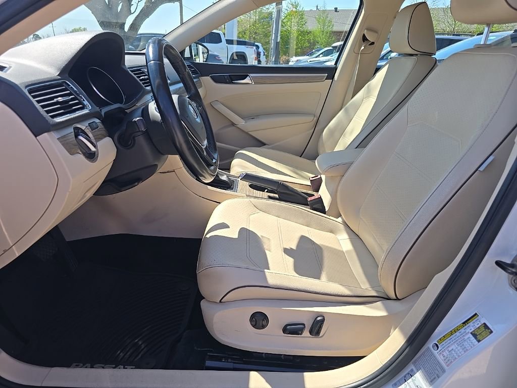 Used 2017 Volkswagen Passat 1.8T SE image 14