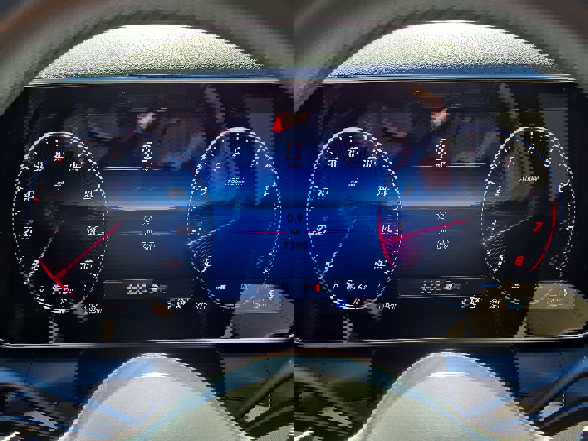 Used 2025 Mercedes-Benz GLC 300 4MATIC image 20