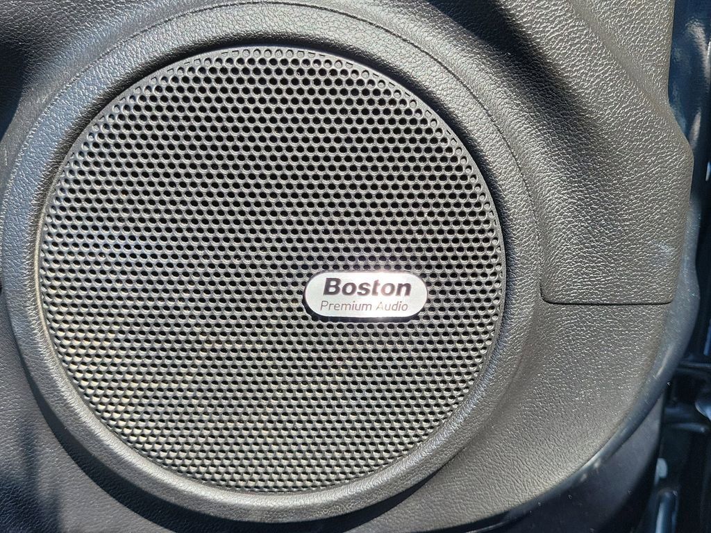 Used 2015 Chevrolet Camaro SS image 30