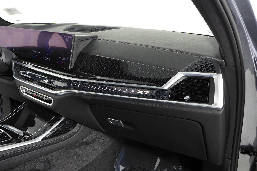 Used 2024 BMW X7 xDrive40i w/ M Sport Package AWD/4WD image 14
