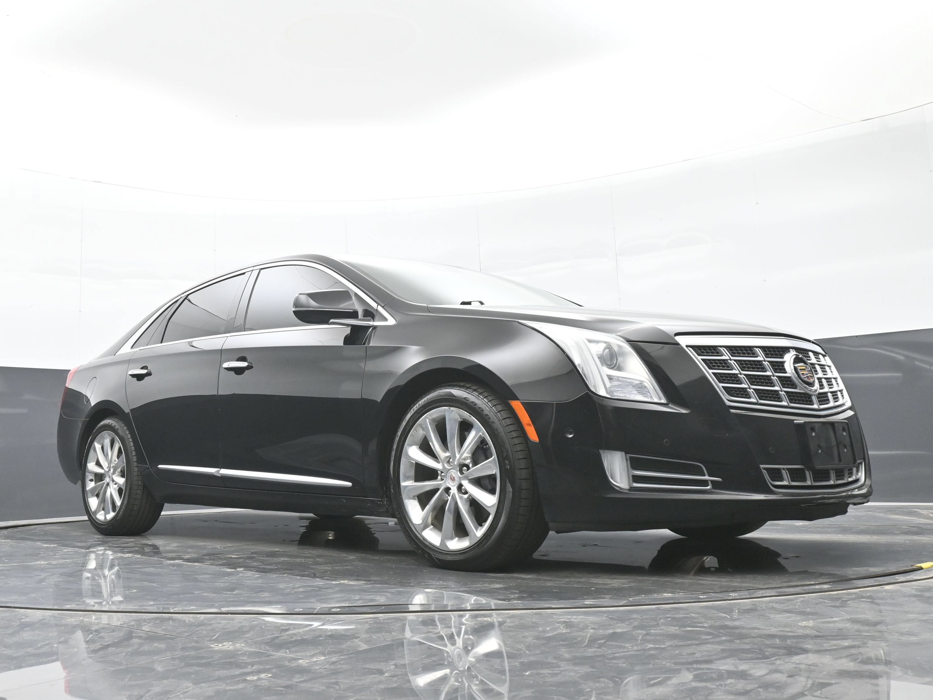 Used 2014 Cadillac XTS Luxury w/ Driver Awareness Package FWD image 40