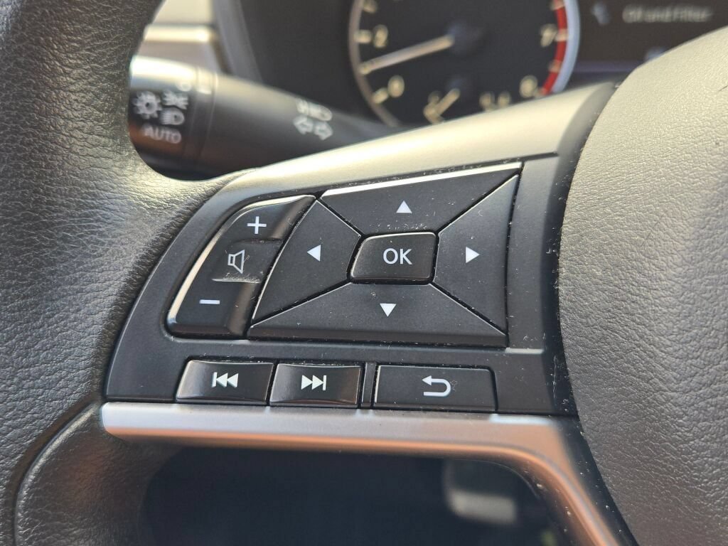Used 2023 Nissan Altima 2.5 SV AWD/4WD image 25