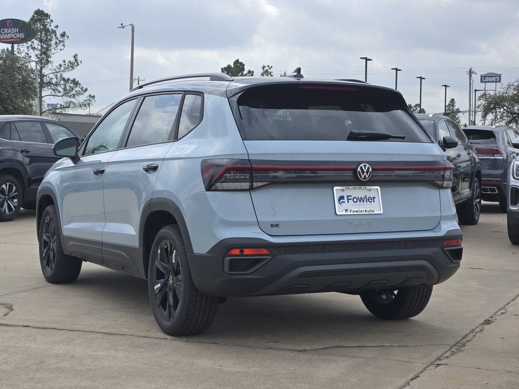 New 2026 Volkswagen Taos SE image 3