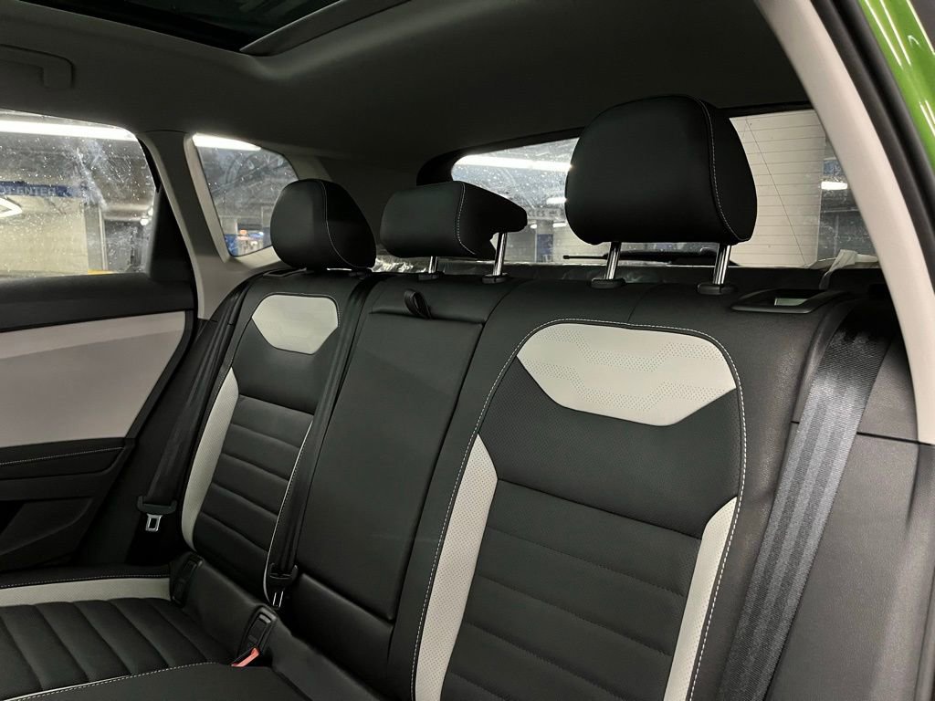 New 2025 Volkswagen Taos SEL image 21