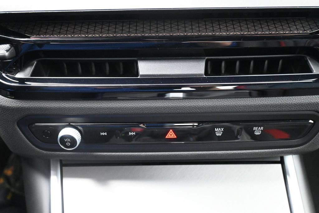 Used 2025 BMW M2 w/ Lighting Package RWD image 18