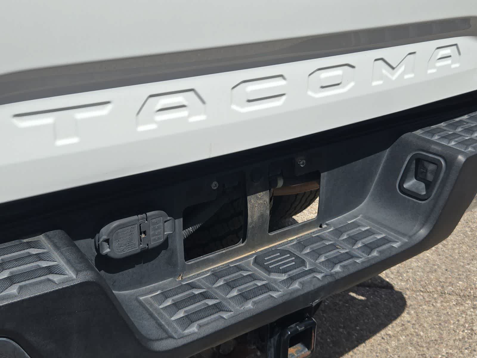 Used 2020 Toyota Tacoma TRD Off-Road AWD/4WD image 13