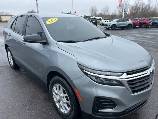 Used 2024 Chevrolet Equinox LS w/ LS Convenience Package image 3