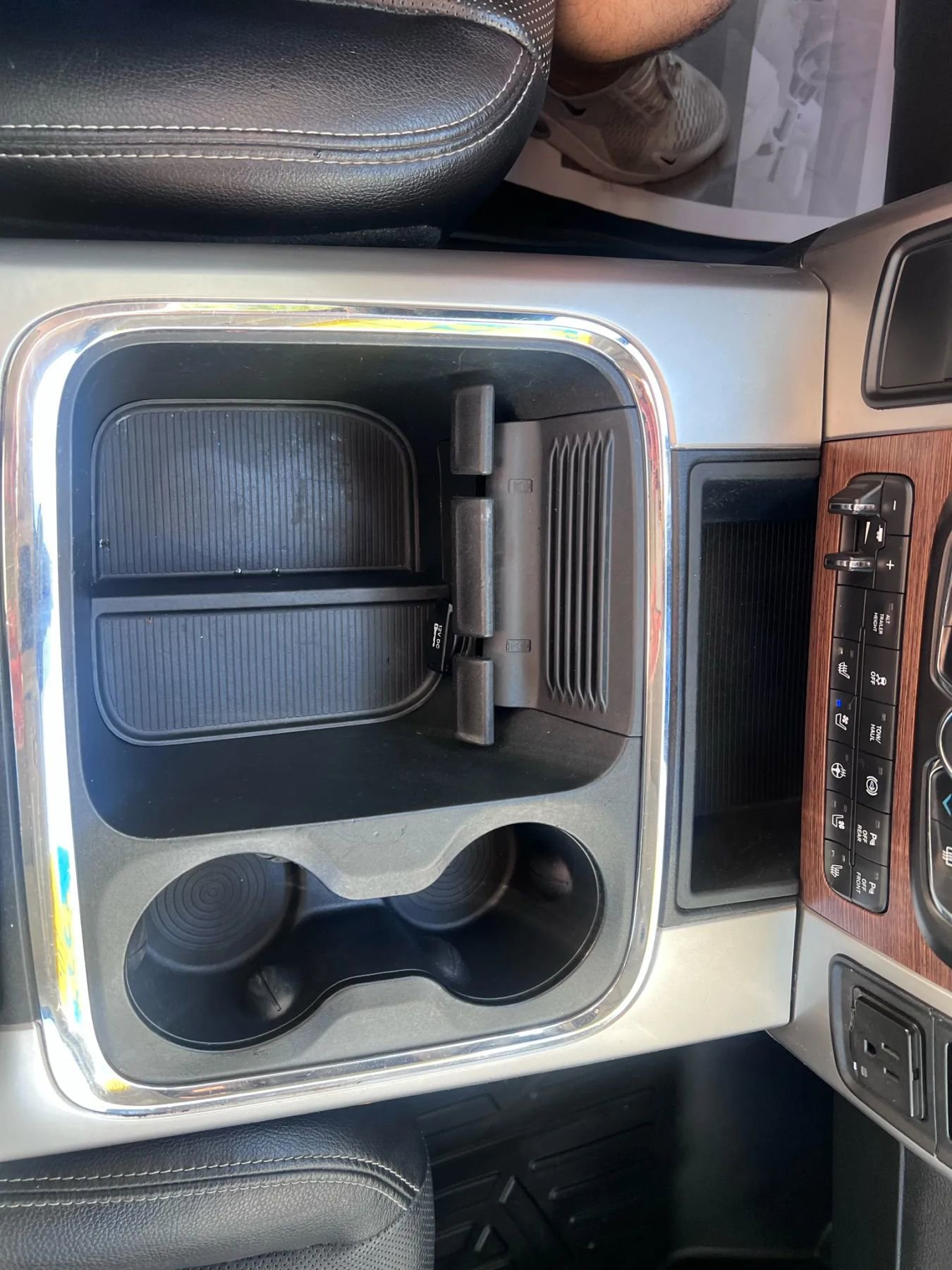 Used 2017 RAM 2500 Laramie w/ Convenience Group image 18